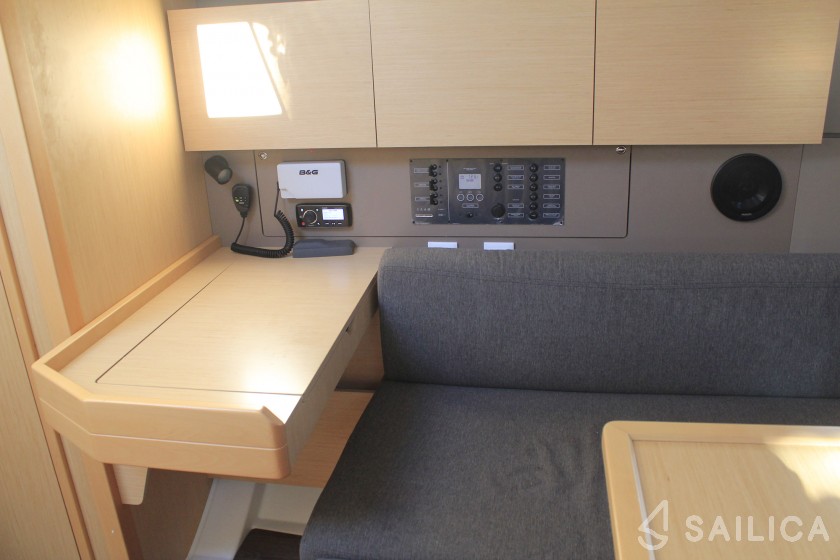Oceanis 38.1 - Yacht Charter Sailica