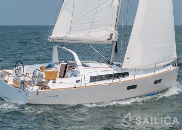Oceanis 38.1 - Yacht Charter Sailica