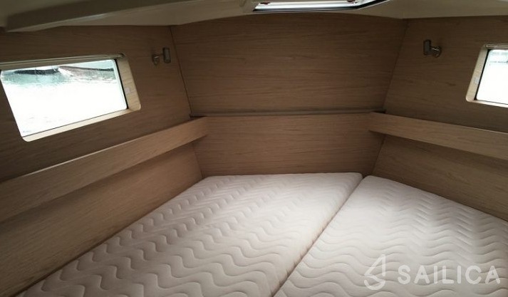 Oceanis 41.1 - Yacht Charter Sailica