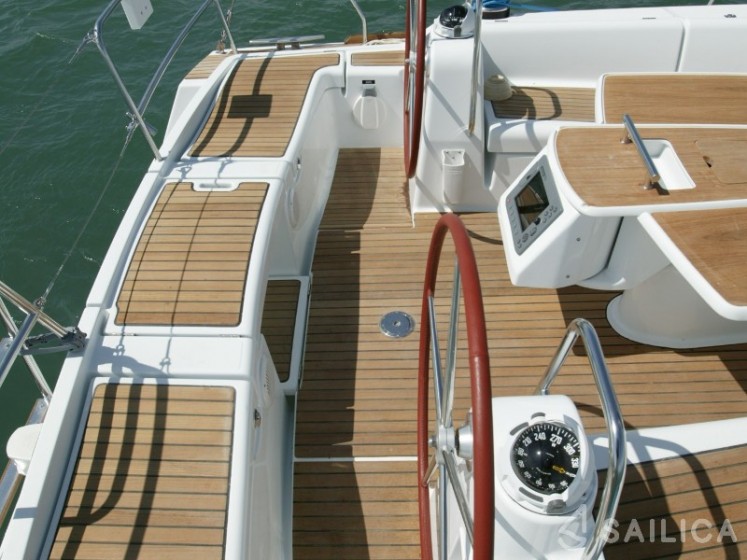 Oceanis 41.1 - Yacht Charter Sailica