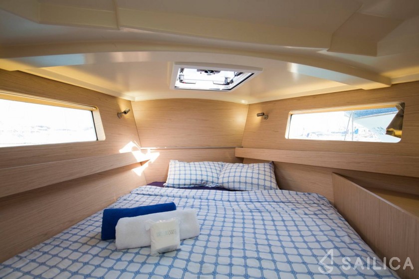 Oceanis 41.1 - Yacht Charter Sailica