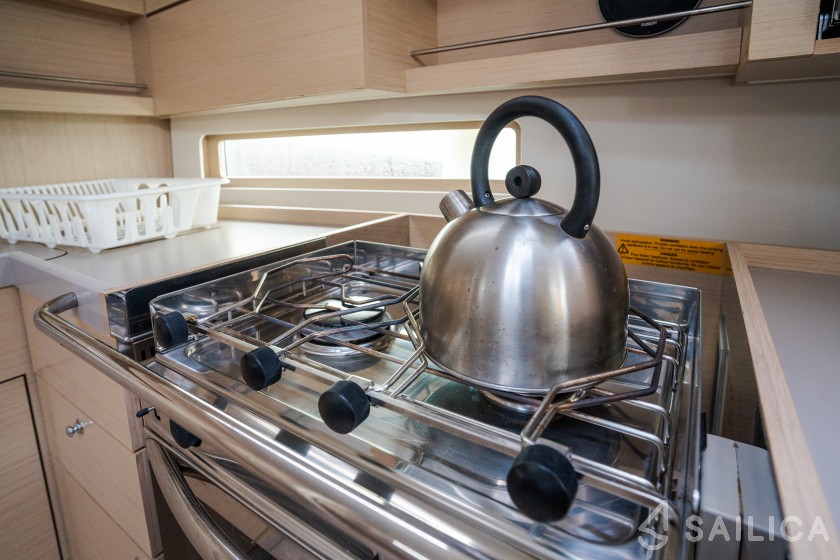 Oceanis 40.1 - Yacht Charter Sailica