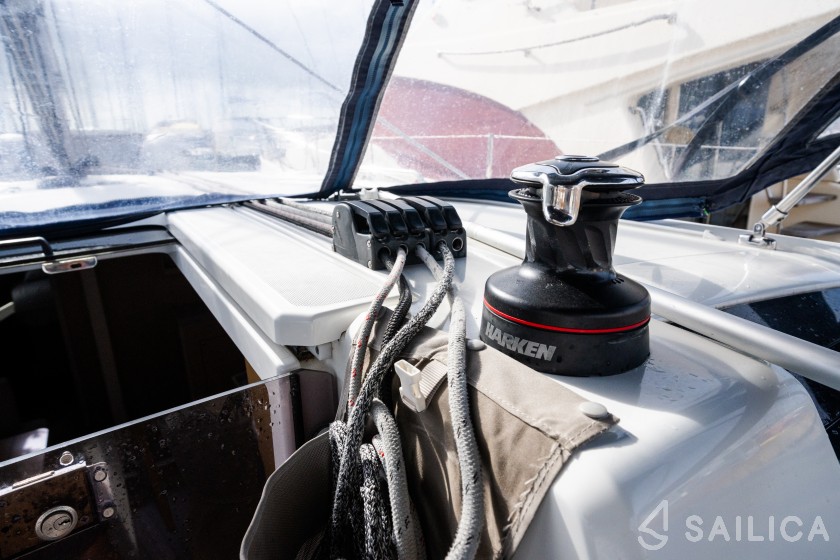 Oceanis 40.1 - Yacht Charter Sailica
