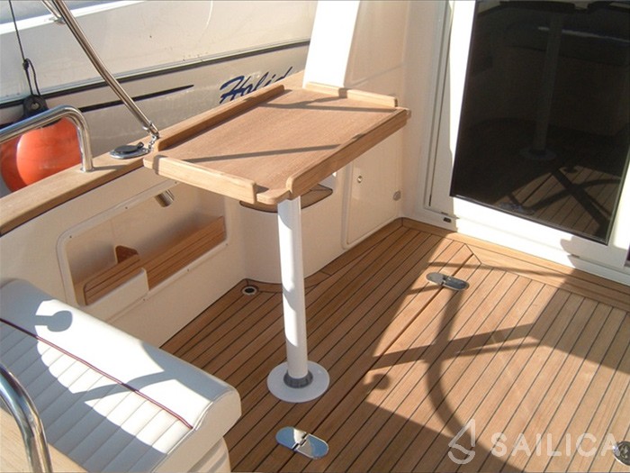 Damor 900 - Yacht Charter Sailica
