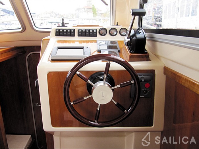 Damor 900 - Yacht Charter Sailica