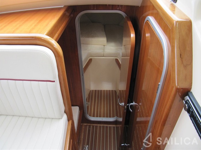 Damor 900 - Yacht Charter Sailica