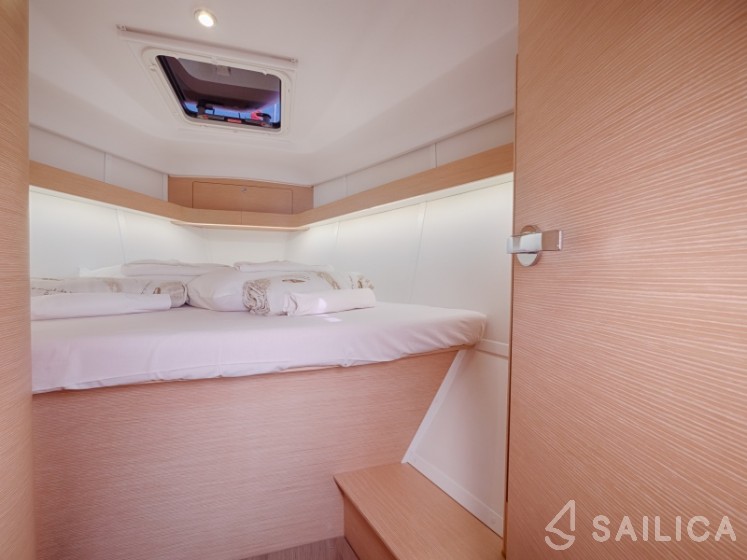 Elan 40 Impression - Yacht Charter Sailica