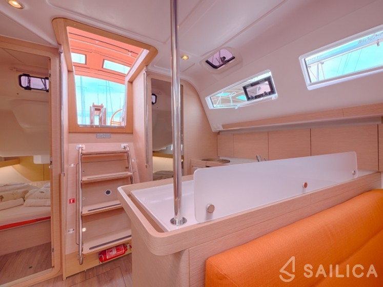 Elan 40 Impression - Yacht Charter Sailica