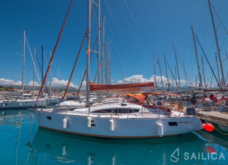 Elan 40 Impression - Yacht Charter Sailica
