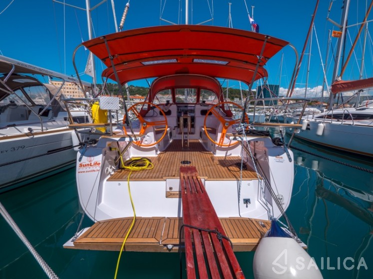 Elan 40 Impression - Yacht Charter Sailica