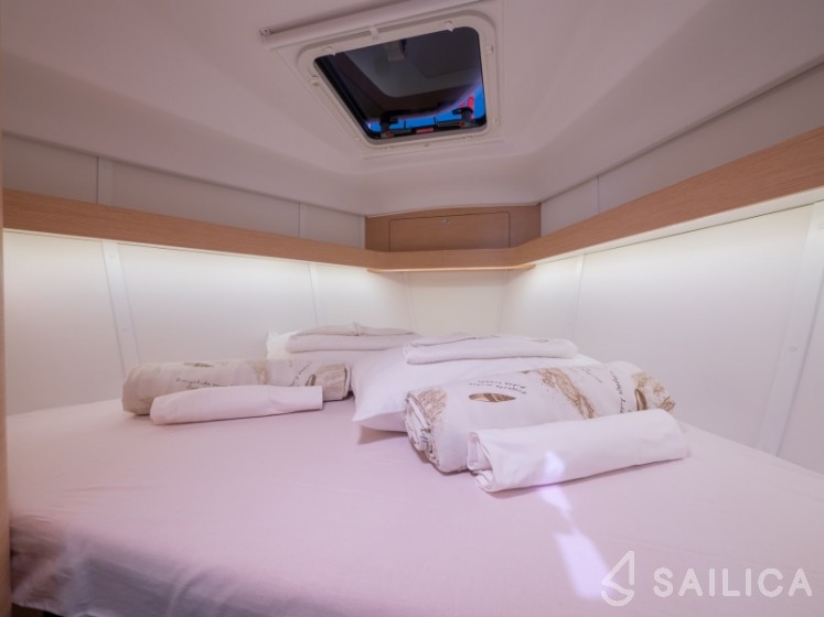 Elan 40 Impression - Yacht Charter Sailica
