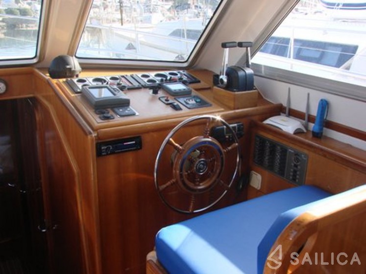 Adria 1002 - Yacht Charter Sailica