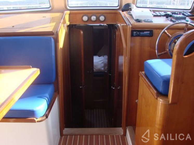 Adria 1002 - Yacht Charter Sailica