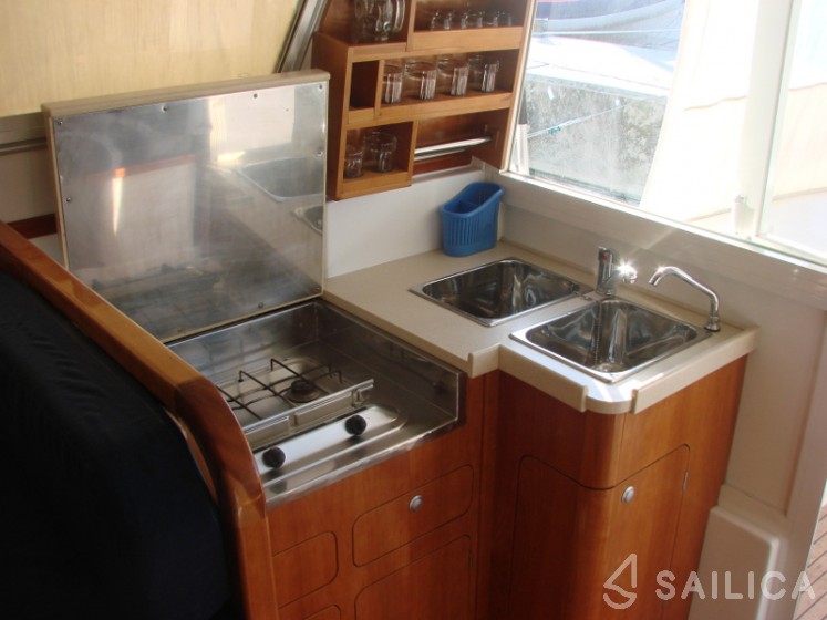 Adria 1002 - Yacht Charter Sailica