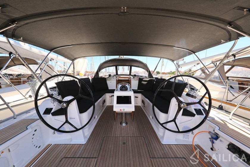 Bavaria 46 Cruiser - Yacht Charter Sailica