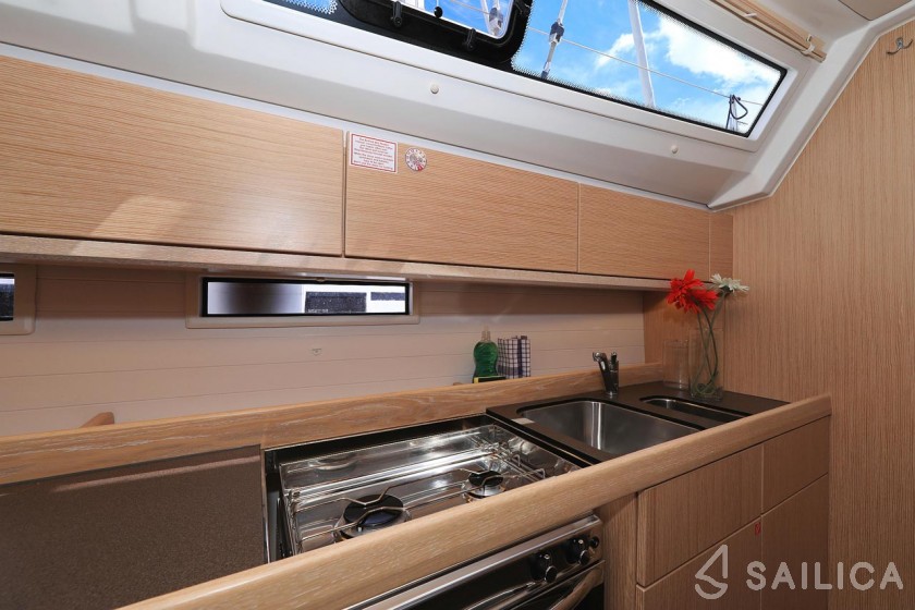 Bavaria 46 Cruiser - Yacht Charter Sailica