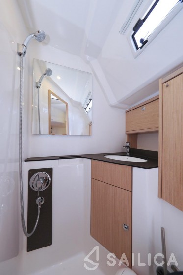 Bavaria 46 Cruiser - Yacht Charter Sailica