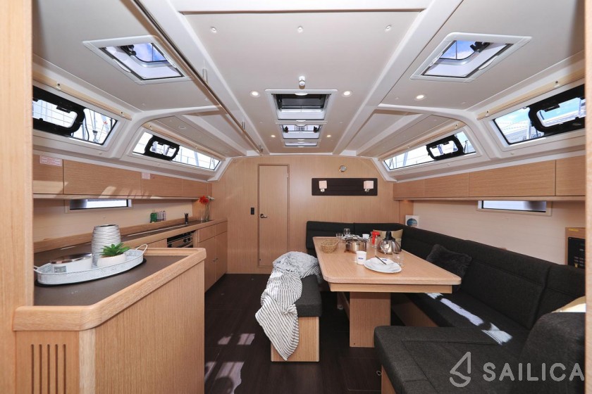 Bavaria 46 Cruiser - Yacht Charter Sailica