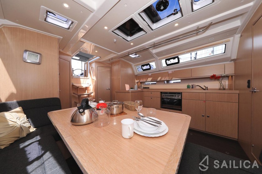 Bavaria 46 Cruiser - Yacht Charter Sailica