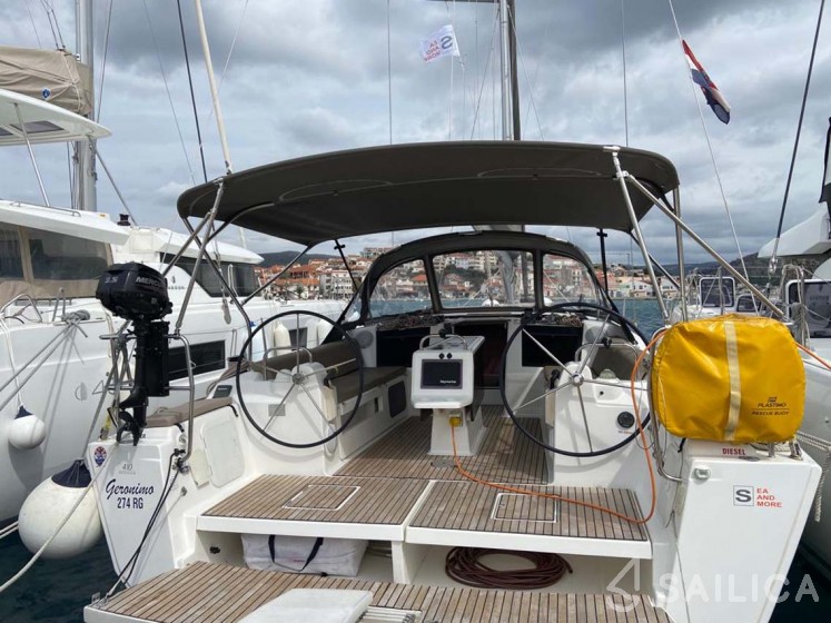 Dufour 410 GL - Yacht Charter Sailica