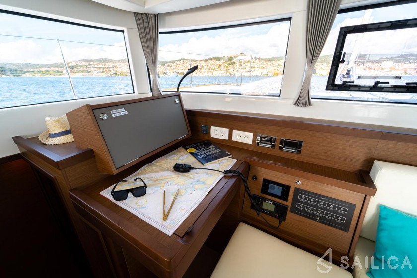 Lagoon 40 - Yacht Charter Sailica