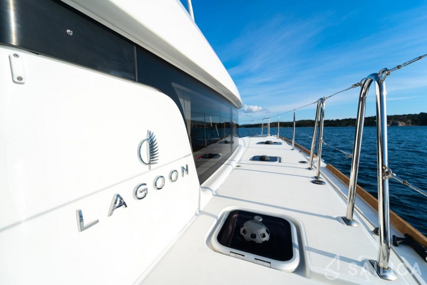 Lagoon 40 - Yacht Charter Sailica