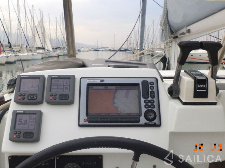 Lagoon 380 - Yacht Charter Sailica