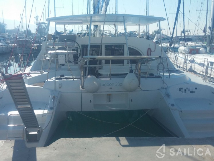 Lagoon 380 - Yacht Charter Sailica