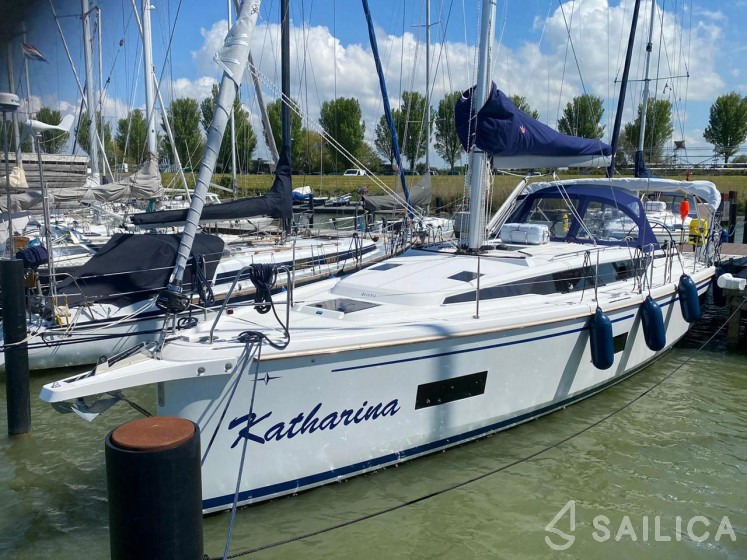 Bavaria C42 - Yacht Charter Sailica