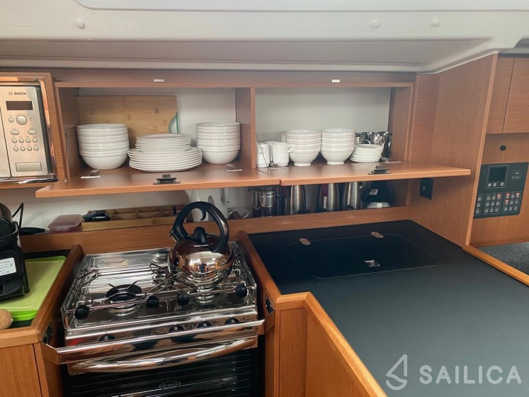 Bavaria C42 - Yacht Charter Sailica