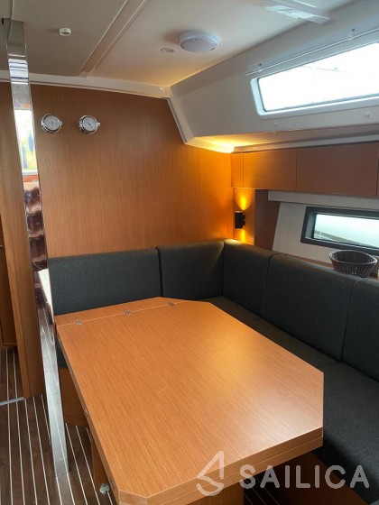Bavaria C42 - Yacht Charter Sailica