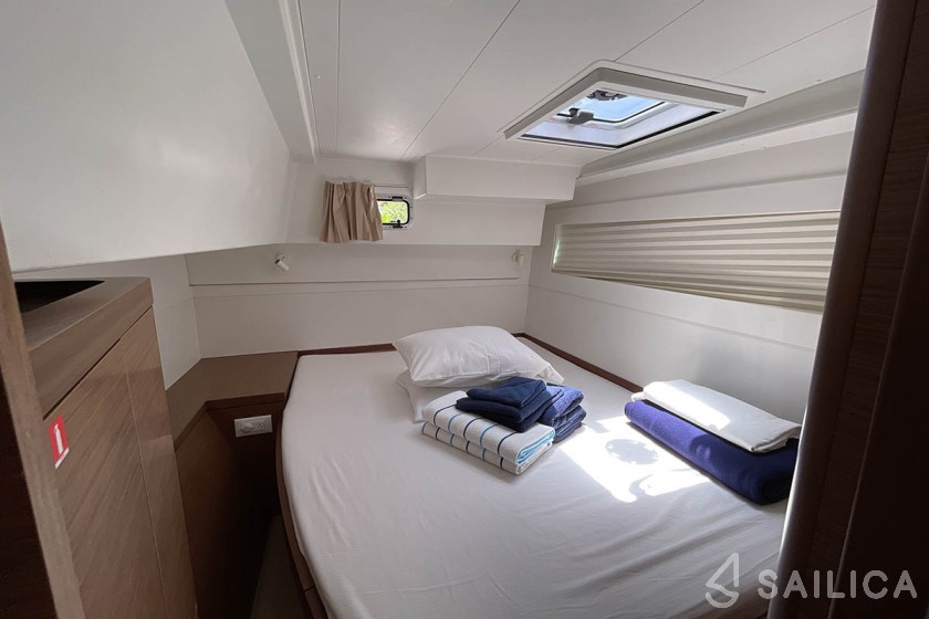Lagoon 40 - Yacht Charter Sailica