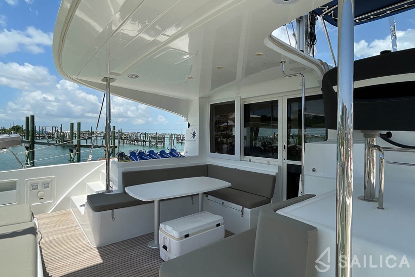 Lagoon 40 - Yacht Charter Sailica