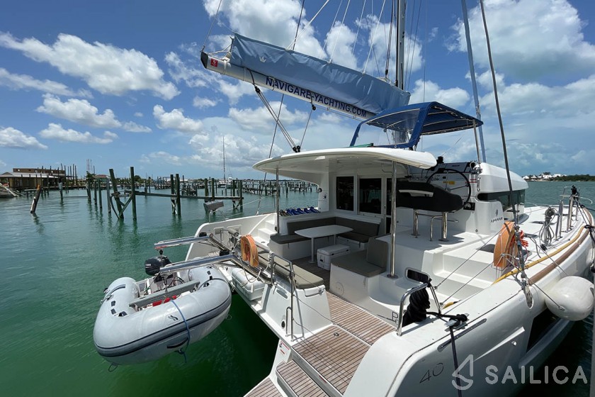 Lagoon 40 - Yacht Charter Sailica