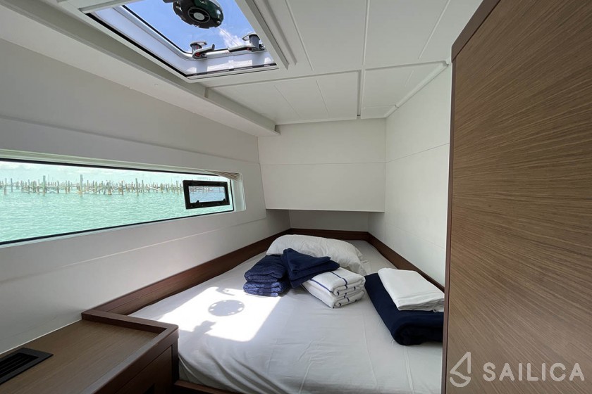 Lagoon 40 - Yacht Charter Sailica