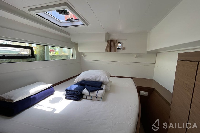 Lagoon 40 - Yacht Charter Sailica