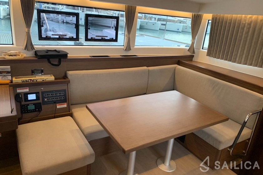 Lagoon 40 - Yacht Charter Sailica