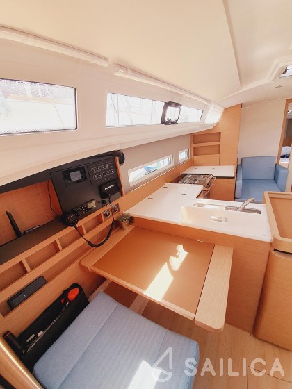 Sun Odyssey 410 - Yacht Charter Sailica
