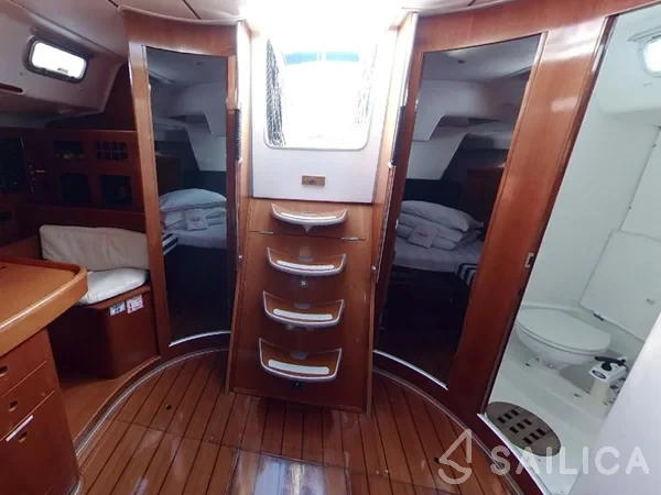 First 47.7 - Yacht Charter Sailica