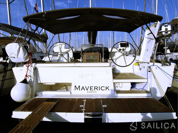 Dufour 520 GL - Yacht Charter Sailica