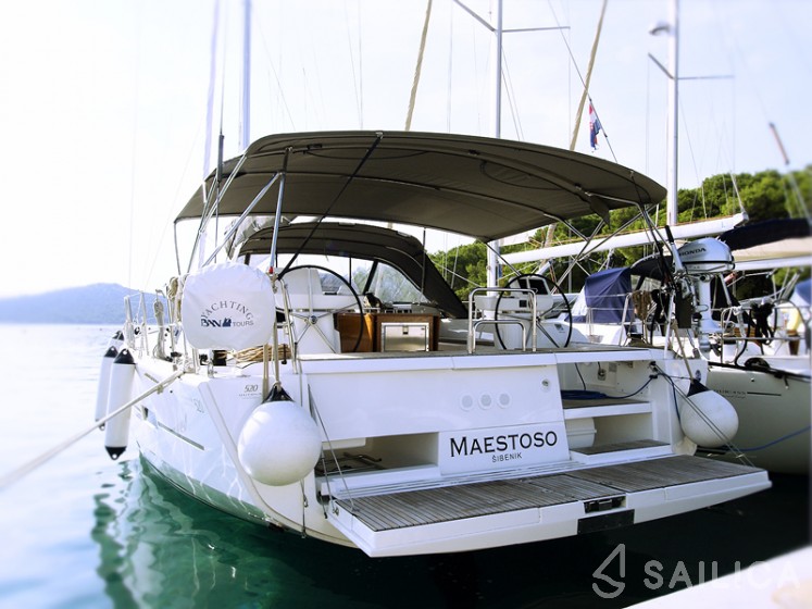 Dufour 520 GL - Yacht Charter Sailica