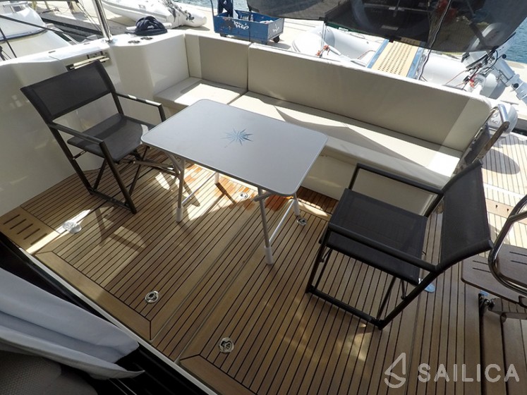 Swift Trawler 47 - Yacht Charter Sailica