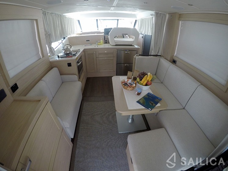 Swift Trawler 47 - Yacht Charter Sailica