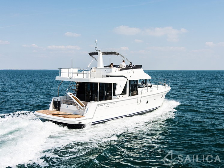 Swift Trawler 47 - Yacht Charter Sailica
