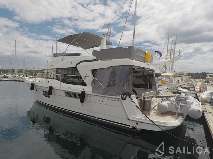 Swift Trawler 47 - Yacht Charter Sailica