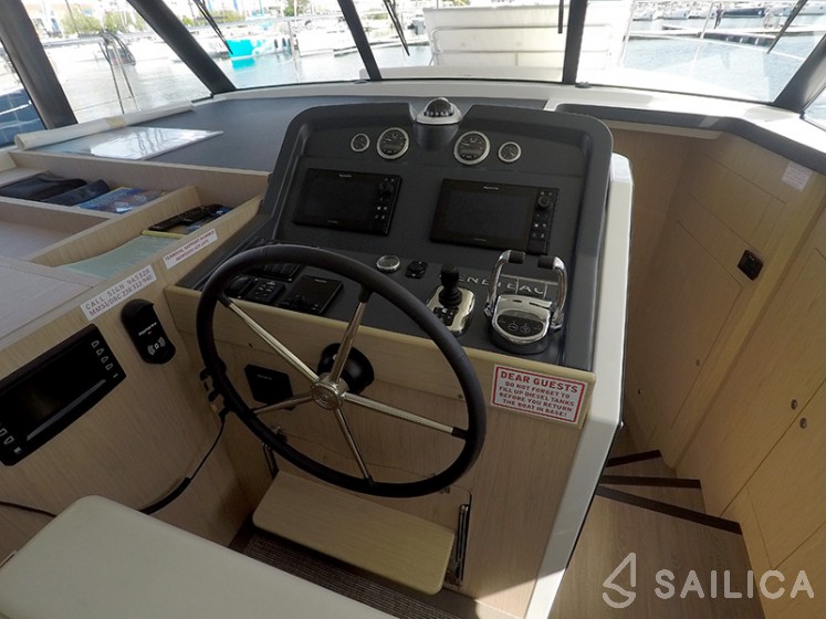Swift Trawler 47 - Yacht Charter Sailica