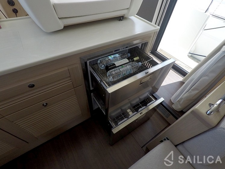 Swift Trawler 47 - Yacht Charter Sailica