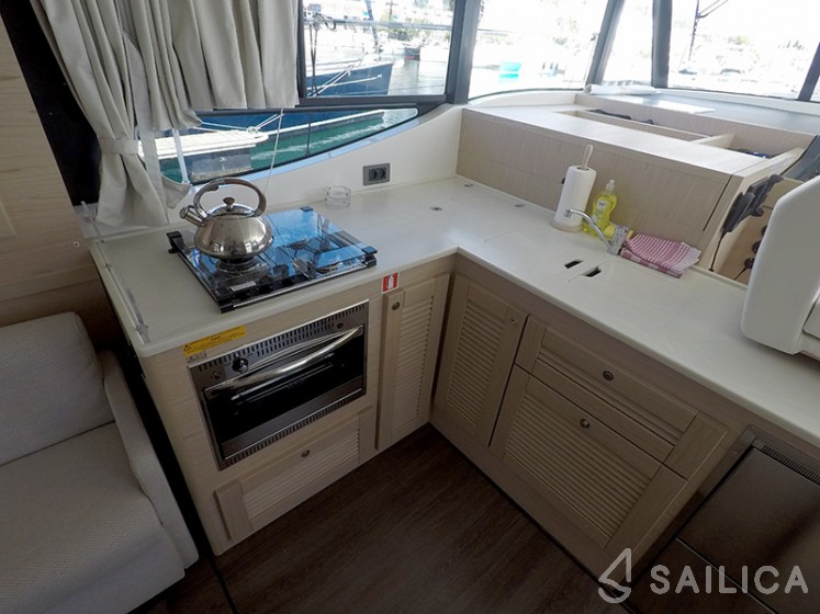 Swift Trawler 47 - Yacht Charter Sailica