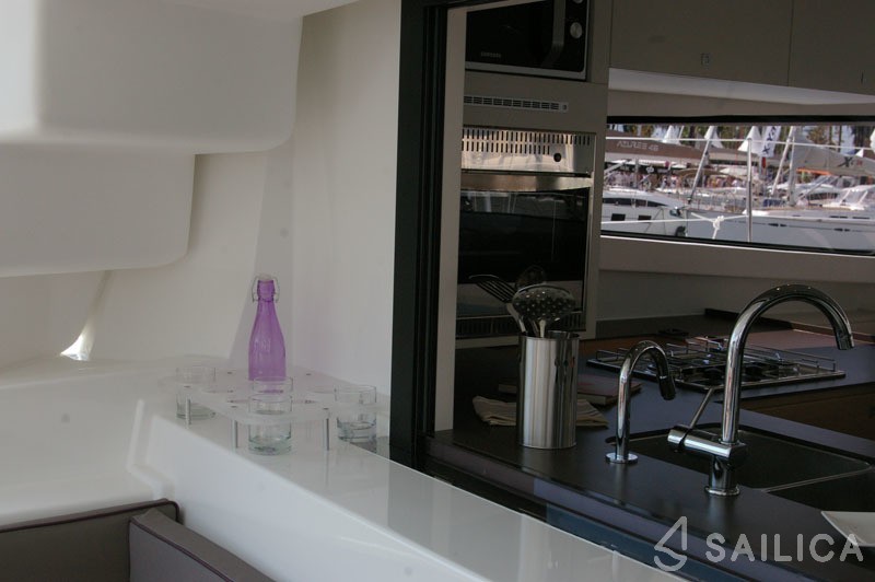 Bali 4.5 - Yacht Charter Sailica