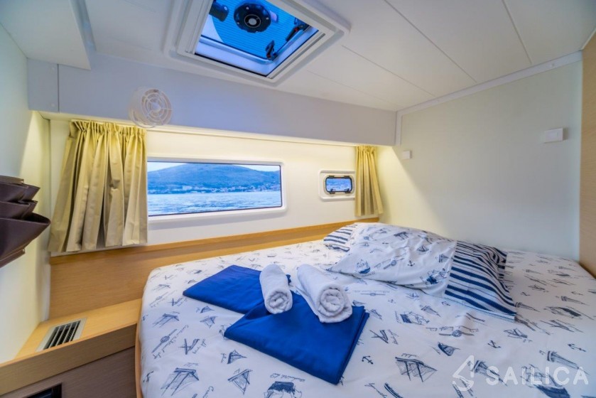 Lagoon 42 - Yacht Charter Sailica